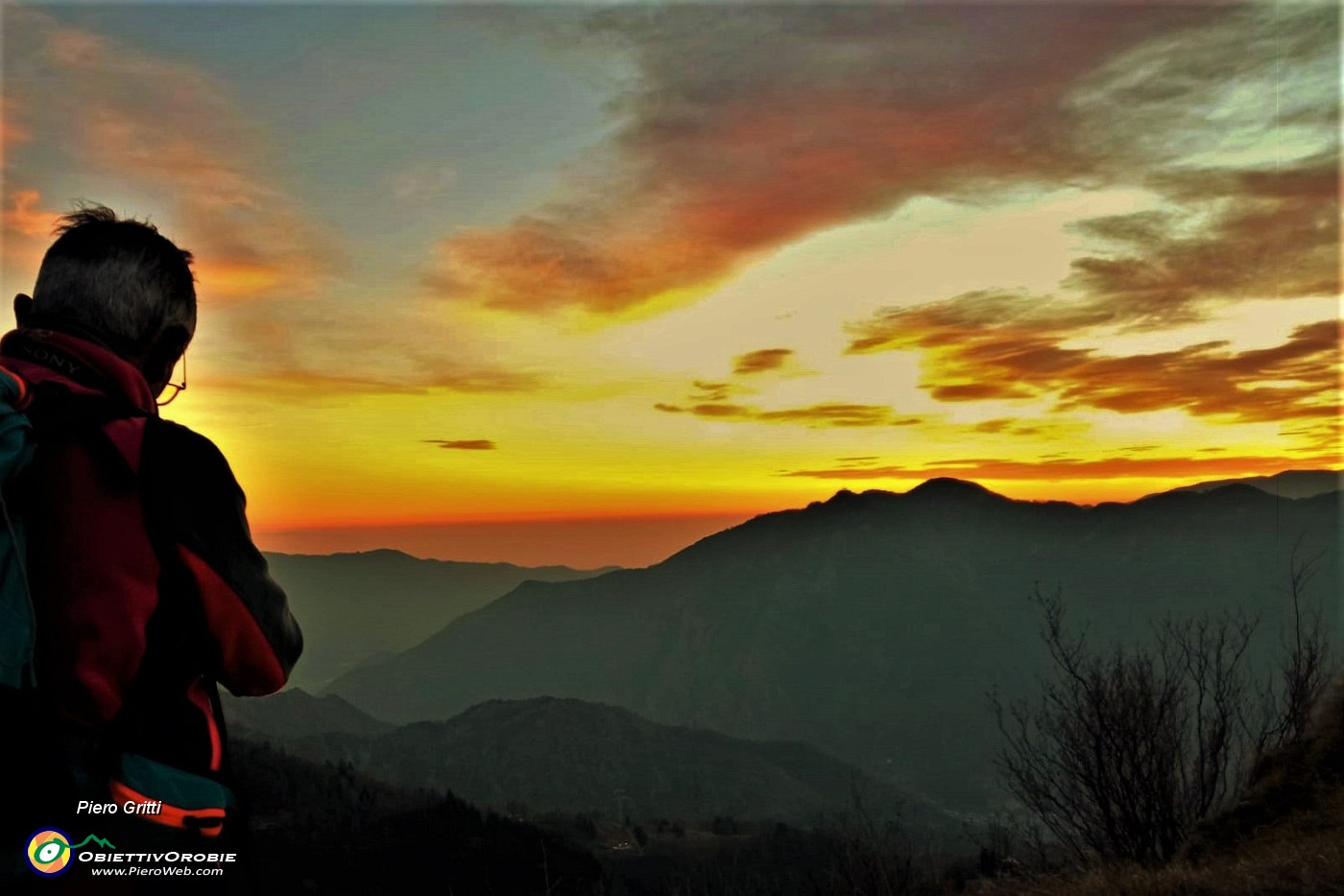 53 Luci e colori del tramonto verso lo Zucco.jpg